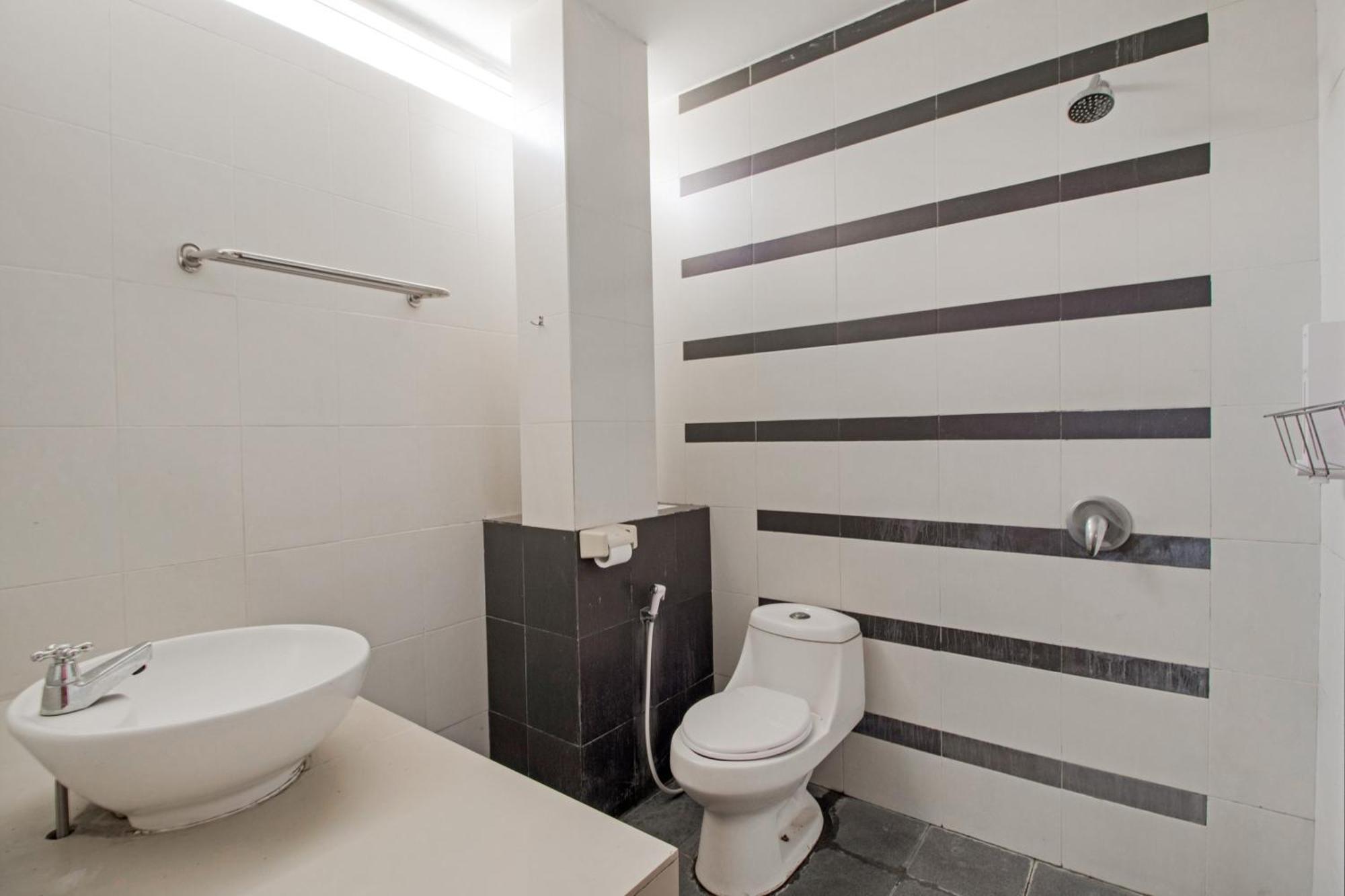 Oyo Flagship 3753 Cassa Dua Hotel Cimahi Екстер'єр фото